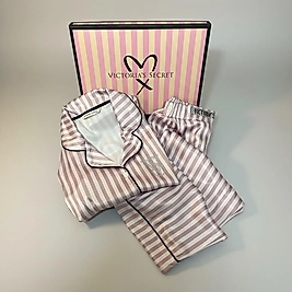 6000 pembe cizligi pijama takımı