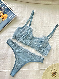 Dantel detaylı sütyen takımı