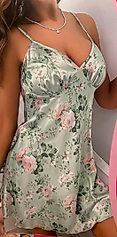 Çiçek desenli saten gecelik