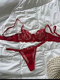 BR KIRMIZI İNCE CİCEK DESENLİ